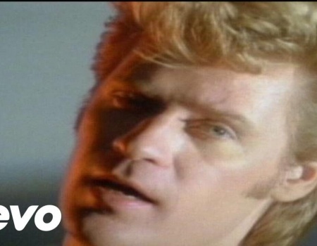 Daryl Hall & John Oates – Maneater 1982