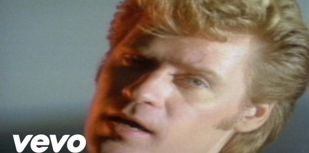 Daryl Hall & John Oates – Maneater 1982